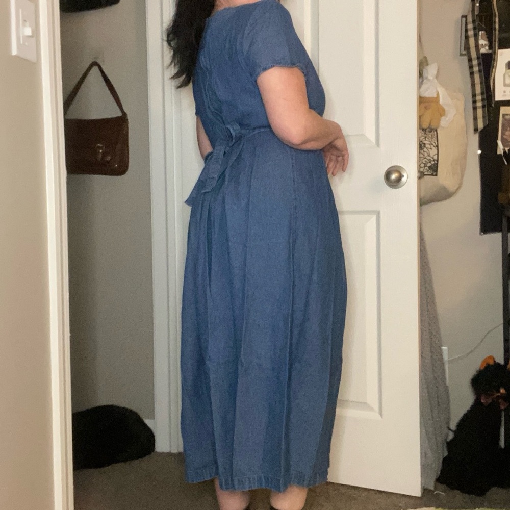 Classy Vintage 90s Floral Embroidered Cottagecore Blue Denim Maxi Tie-Back Dress - Picture 6 of 10